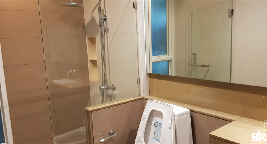 Condo en alquiler de 2 habitaciones en Pathum Wan, Bangkok