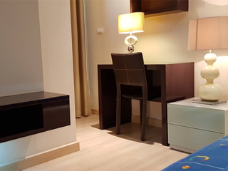 For rent 2 bedrooms condo in Pathum Wan, Bangkok