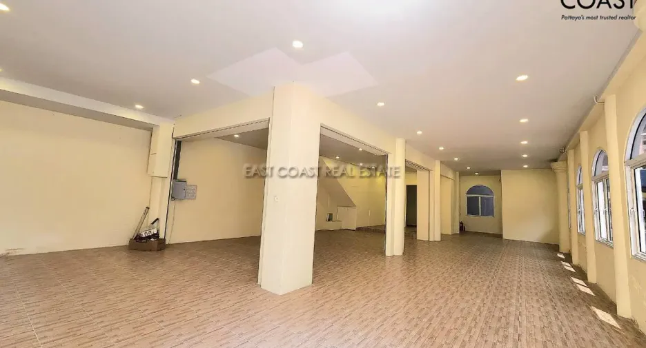 For rent retail Space in Bang Lamung, Chonburi