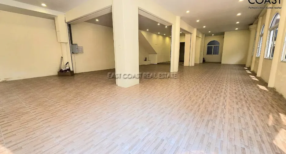 For rent retail Space in Bang Lamung, Chonburi