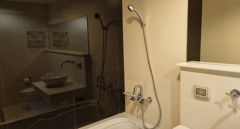 Wohnung zur Miete mit 2 Zimmer in Khlong Toei, Bangkok