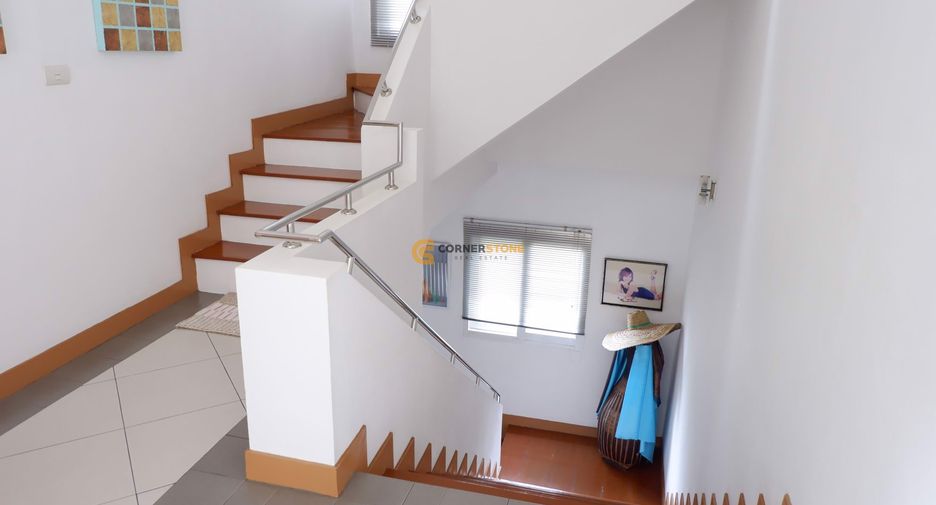 À louer et à vendre 4 chambres maison à Jomtien, Pattaya
