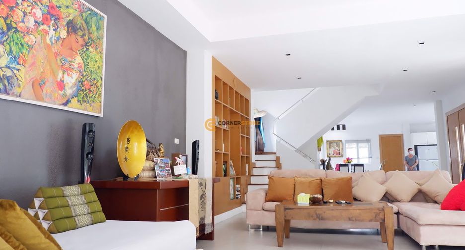 À louer et à vendre 4 chambres maison à Jomtien, Pattaya