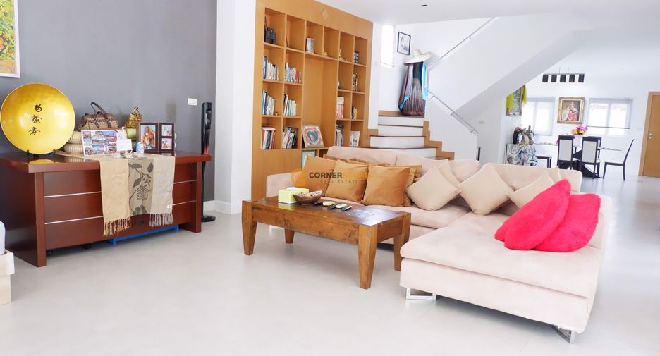 À louer et à vendre 4 chambres maison à Jomtien, Pattaya