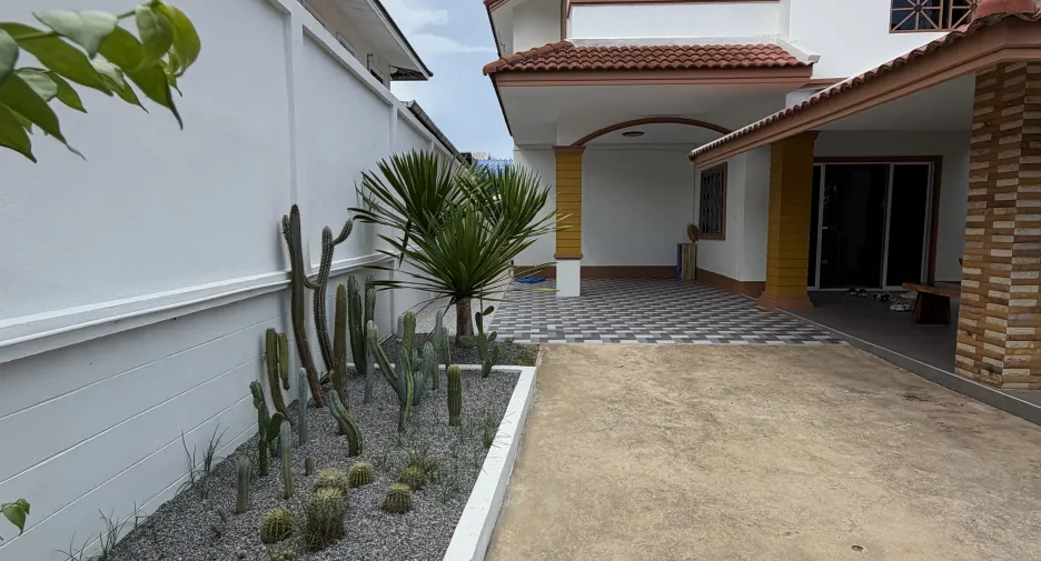 For rent 3 bedrooms house in Mueang Chiang Mai, Chiang Mai
