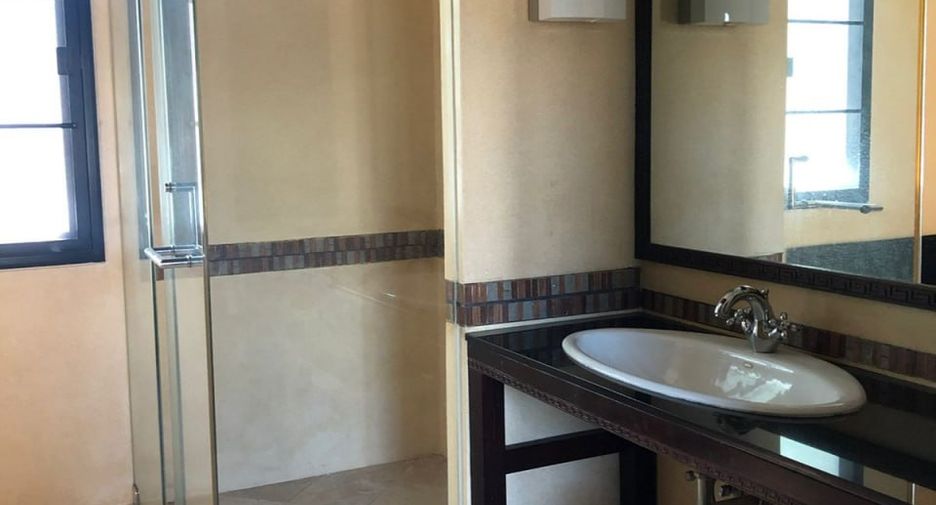 For sale 3 bedrooms villa in East Pattaya, Pattaya