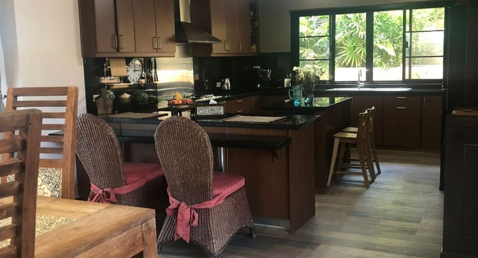 For sale 3 bedrooms villa in East Pattaya, Pattaya