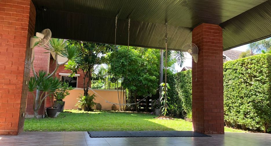 For sale 3 bedrooms villa in East Pattaya, Pattaya