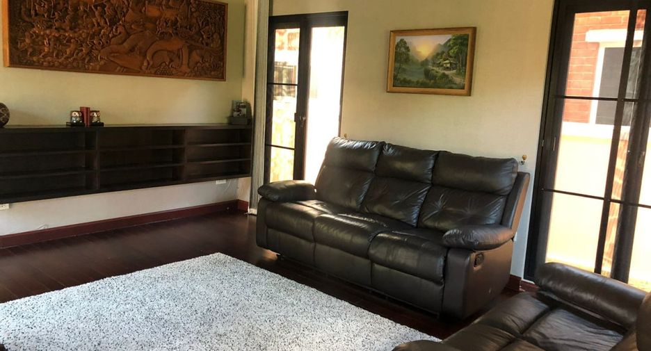 For sale 3 bedrooms villa in East Pattaya, Pattaya