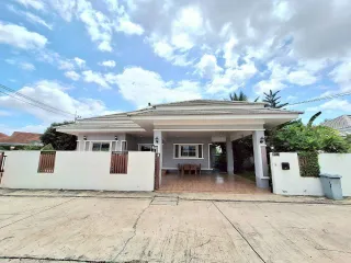 À vendre et à louer 3 chambres villa à Hua Hin, Prachuap Khiri Khan