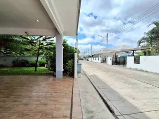 À vendre et à louer 3 chambres villa à Hua Hin, Prachuap Khiri Khan