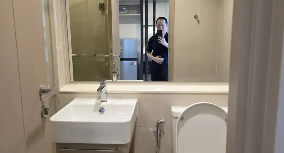 For rent and for sale studio condo in Thon Buri, Bangkok