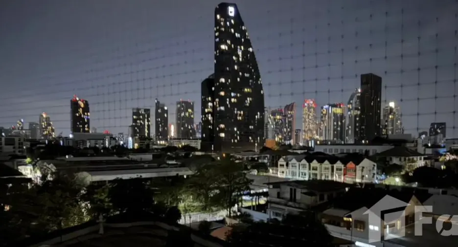 À vendre 1 chambre condo à Khlong Toei, Bangkok
