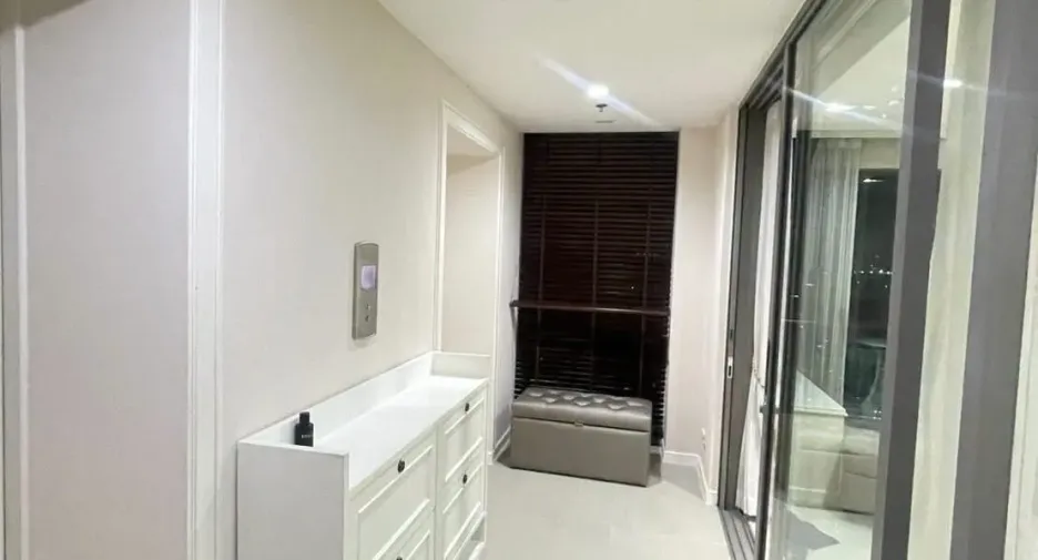 Condo en alquiler de 2 habitaciones en Yan Nawa, Bangkok