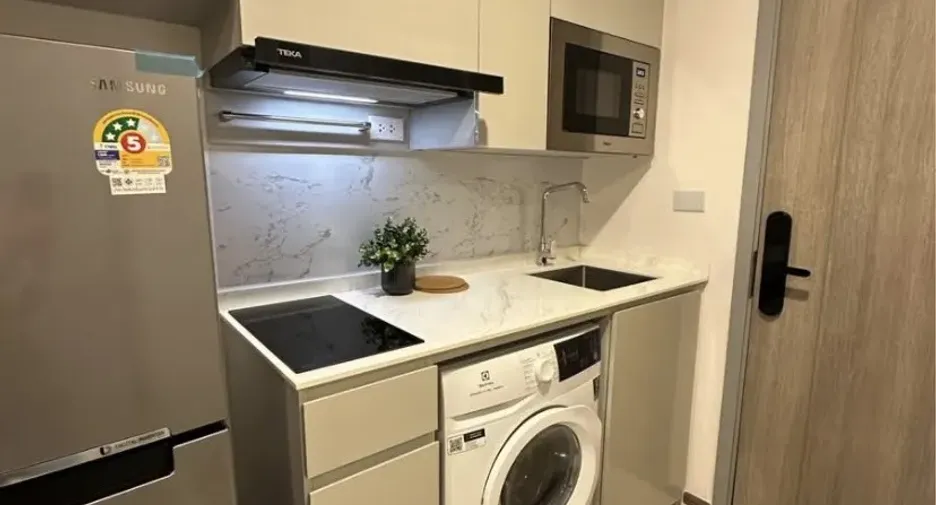For rent studio condo in Huai Khwang, Bangkok