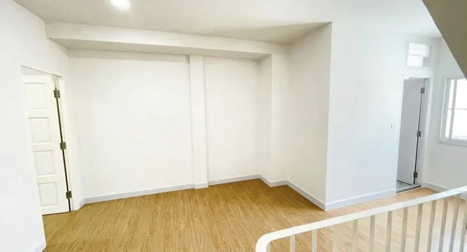 Reihenhaus zum Kauf mit 3 Zimmer in Bang Bua Thong, Nonthaburi