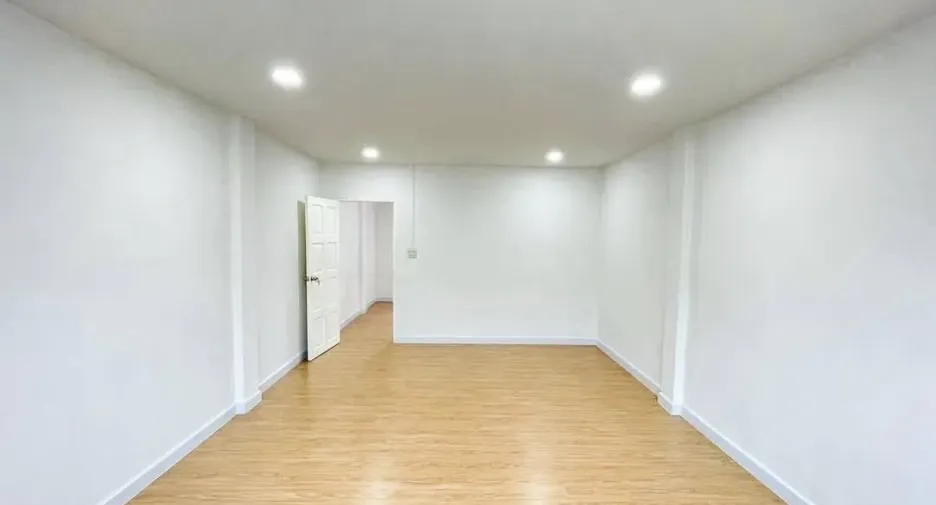 Reihenhaus zum Kauf mit 3 Zimmer in Bang Bua Thong, Nonthaburi