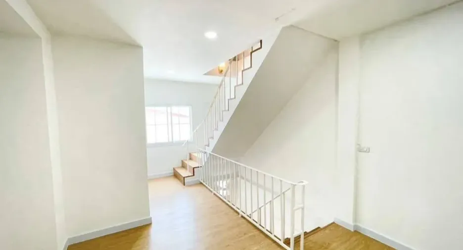Reihenhaus zum Kauf mit 3 Zimmer in Bang Bua Thong, Nonthaburi