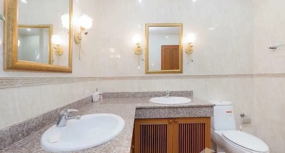 Hotel zum Kauf mit 6 Zimmer in Mueang Phuket, Phuket