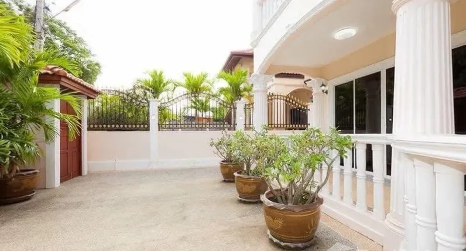 Hotel zum Kauf mit 6 Zimmer in Mueang Phuket, Phuket