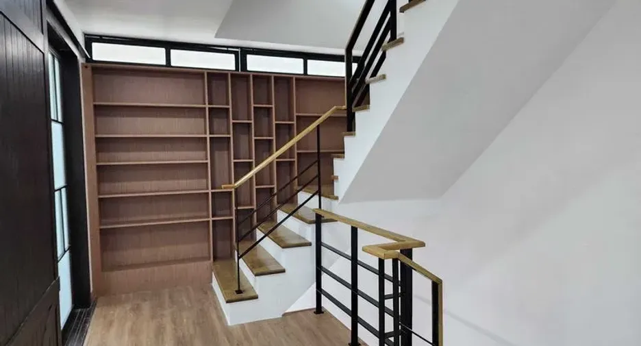Büro zur Miete in Prawet, Bangkok
