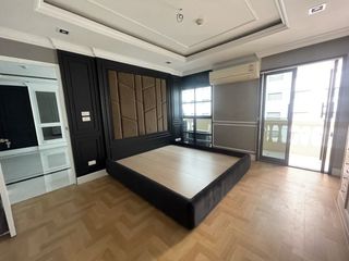 For rent 2 bedrooms condo in Bang Rak, Bangkok