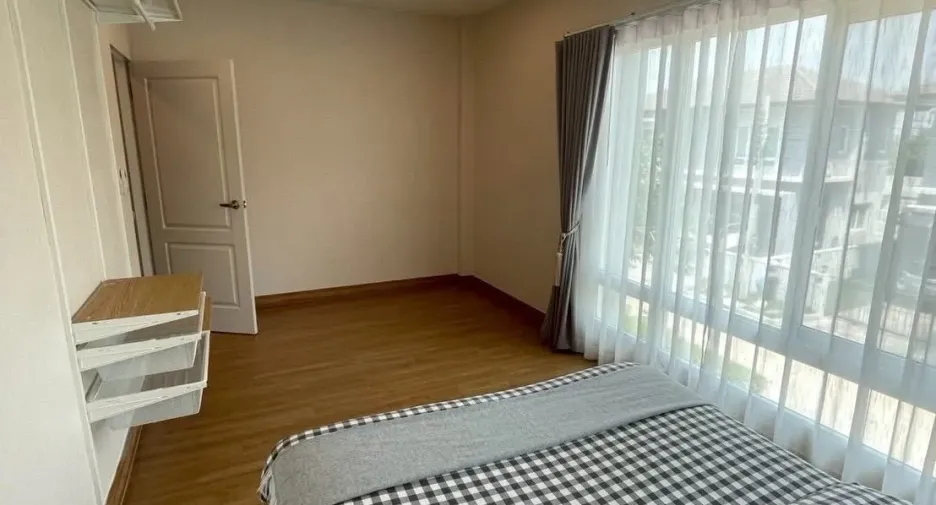 For rent 4 bedrooms house in Prawet, Bangkok