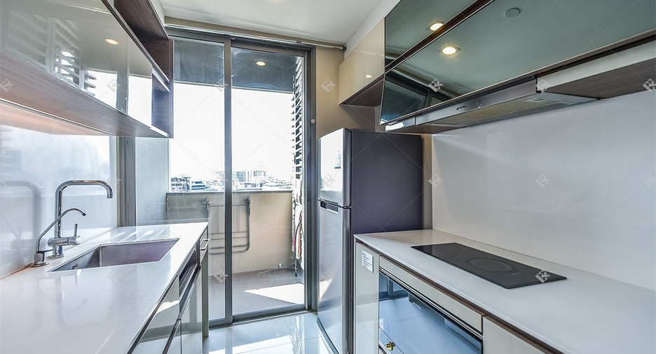 For sale 1 bed condo in Bang Rak, Bangkok