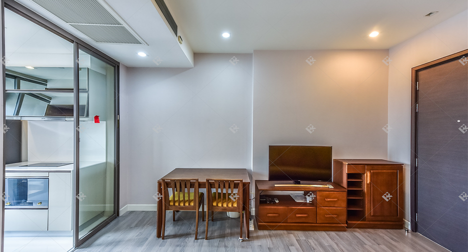 For sale 1 bed condo in Bang Rak, Bangkok