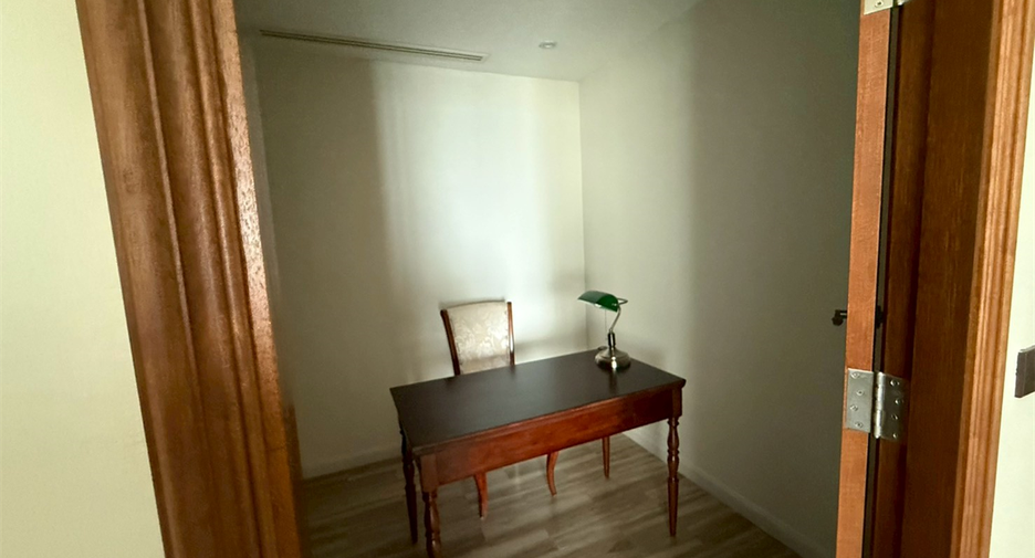 For sale 4 bedrooms condo in Khlong Toei, Bangkok