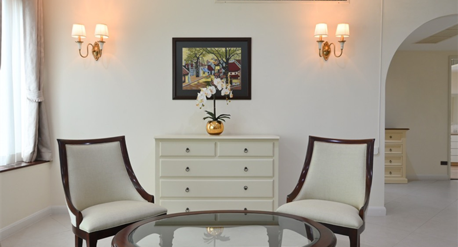 For sale 4 bedrooms condo in Khlong Toei, Bangkok