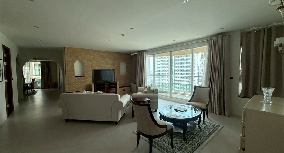 For sale 4 bedrooms condo in Khlong Toei, Bangkok