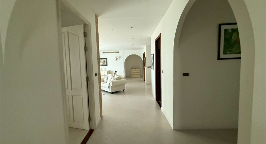 For sale 4 bedrooms condo in Khlong Toei, Bangkok