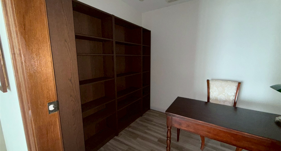For sale 4 bedrooms condo in Khlong Toei, Bangkok