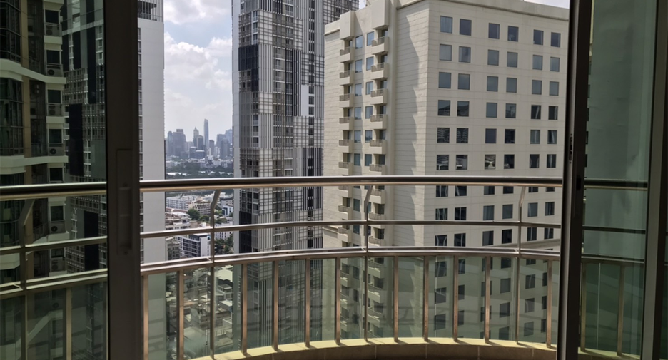 For sale 4 bedrooms condo in Khlong Toei, Bangkok