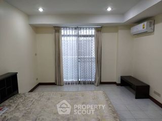 For sale 3 ベッドルーム condo in Watthana, Bangkok