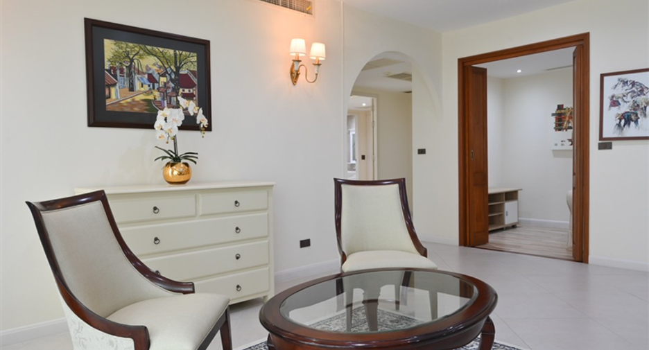 For rent 4 bedrooms condo in Khlong Toei, Bangkok
