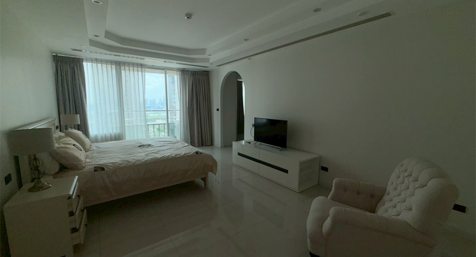 For rent 4 bedrooms condo in Khlong Toei, Bangkok