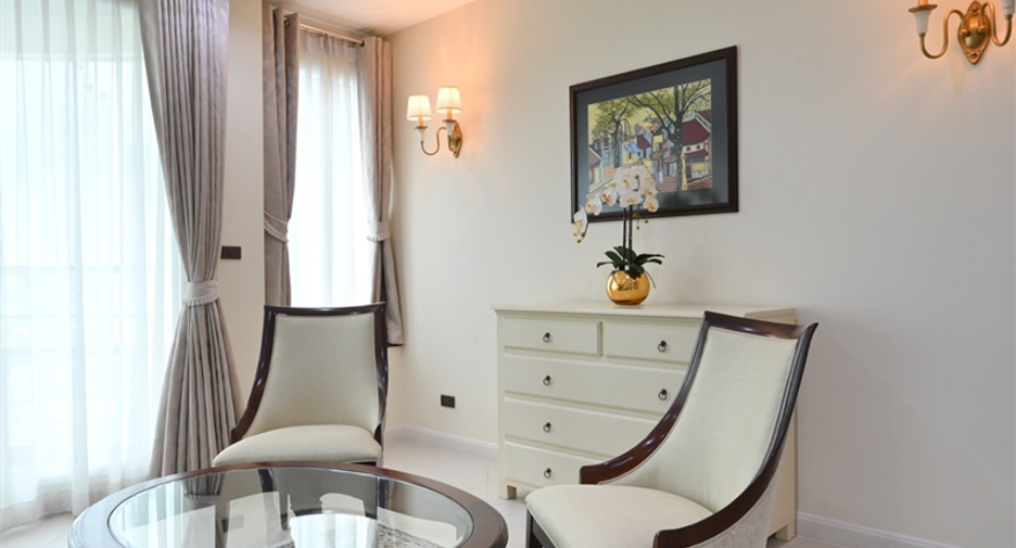 For rent 4 bedrooms condo in Khlong Toei, Bangkok