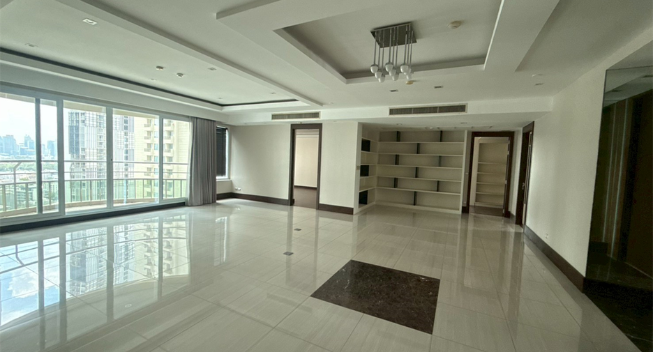 For rent 4 bedrooms condo in Khlong Toei, Bangkok