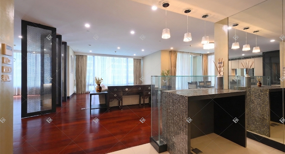 Wohnung zur Miete mit 3 Zimmer in Pathum Wan, Bangkok