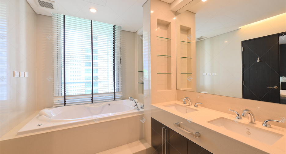 Wohnung zur Miete mit 3 Zimmer in Pathum Wan, Bangkok