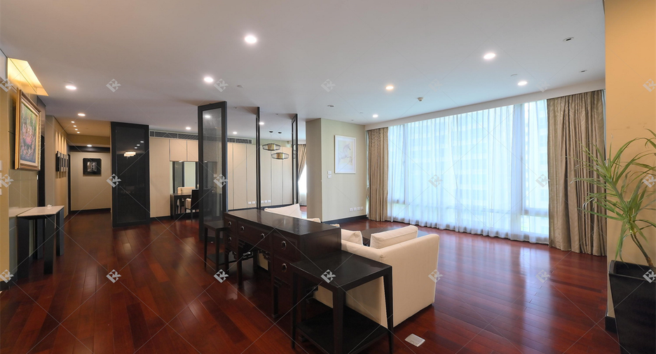 Wohnung zur Miete mit 3 Zimmer in Pathum Wan, Bangkok