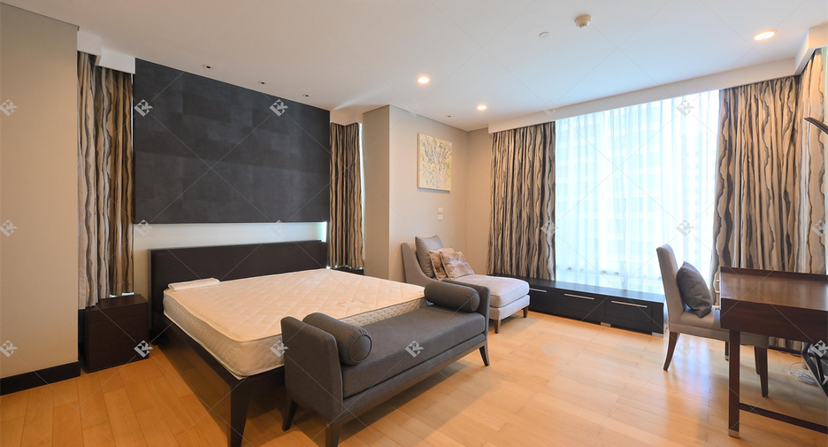 Wohnung zur Miete mit 3 Zimmer in Pathum Wan, Bangkok