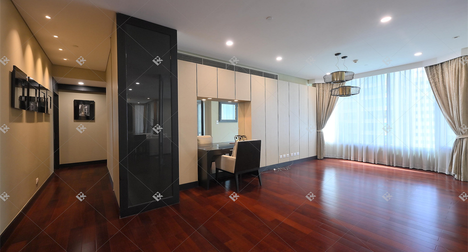 Wohnung zur Miete mit 3 Zimmer in Pathum Wan, Bangkok
