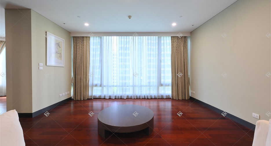 Wohnung zur Miete mit 3 Zimmer in Pathum Wan, Bangkok