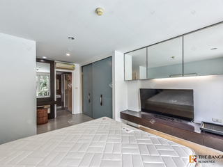 For rent 2 bedrooms condo in Khlong San, Bangkok