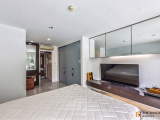 For rent 2 bedrooms condo in Khlong San, Bangkok