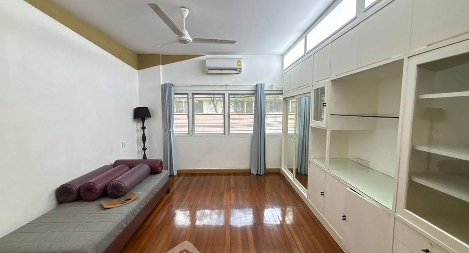 Condo en alquiler de 3 habitaciones en Sathon, Bangkok