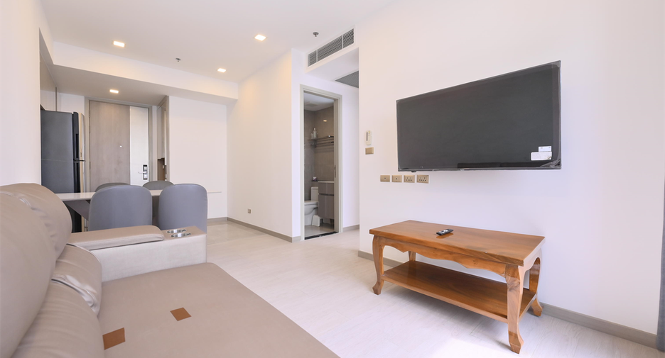 For rent 2 bedrooms condo in Huai Khwang, Bangkok